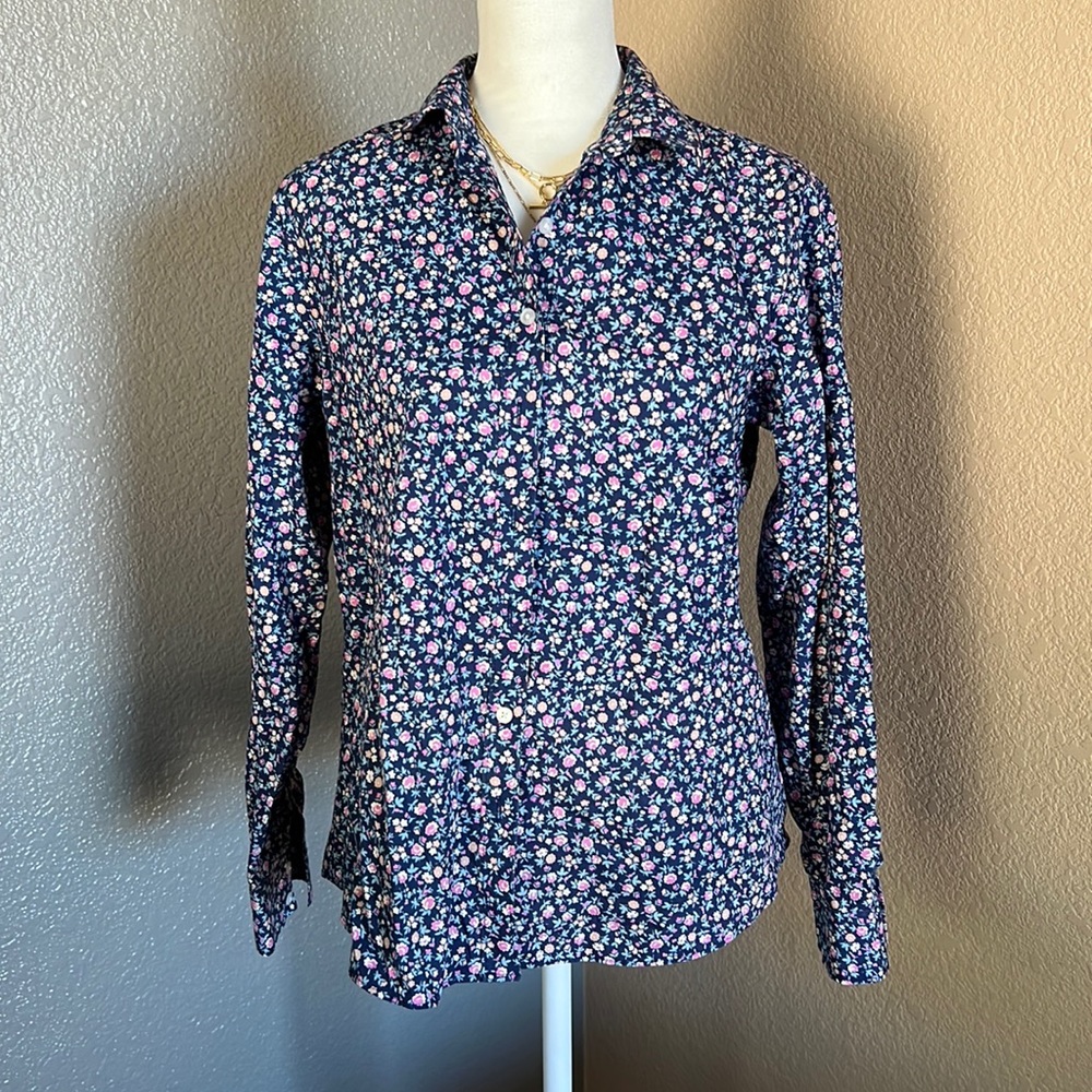 Lands’ End - Size 6P - Spring time floral button down